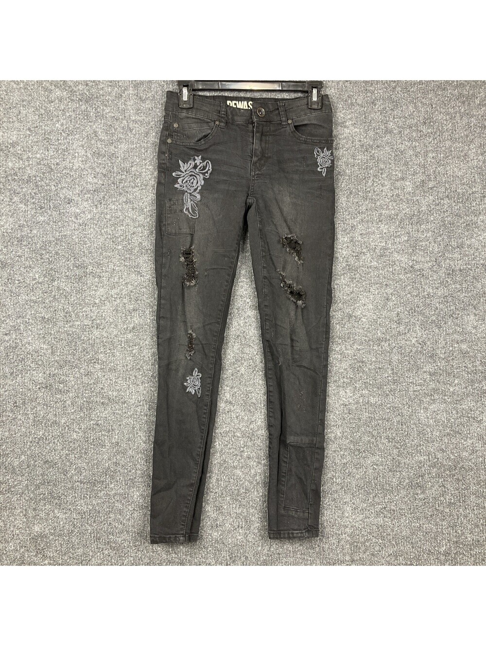 Rewash Juniors Size 3 Black Distressed Embroidered Floral Skinny Denim Jeans